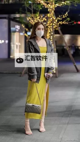 只有几根带子遮住重要部位：探索隐隐约约的神秘魅力图1