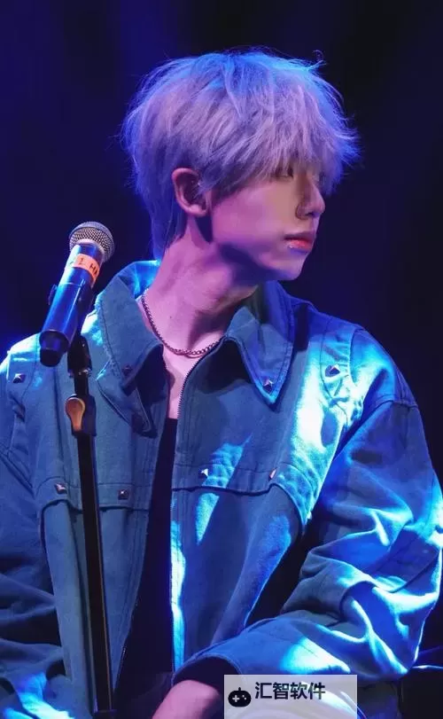 探索魅力无限的Chinese帅哥boysolo2：时尚与个性完美融合图1