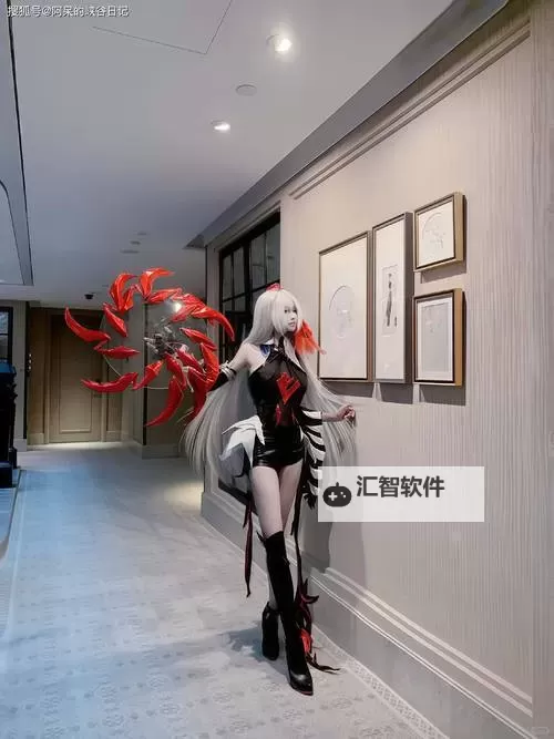 暗影之剑暗影女王cos：黑暗魅力的完美展现图1