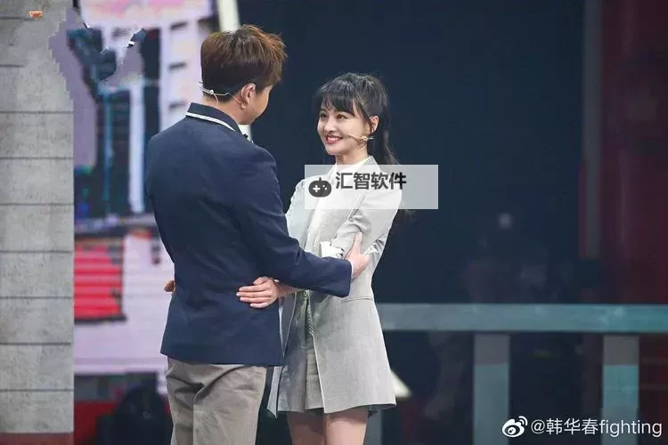 郑爽俞灏明温暖相拥：一幕动人心弦的真情瞬间图1