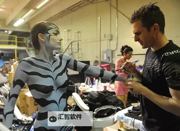 探索视觉艺术极限：最大胆人体艺术图片的震撼之美图1