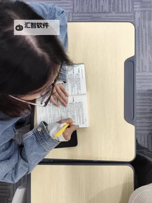 如何正确发音：坐在老师的大紫根上背单词怎么读的方法指南图1