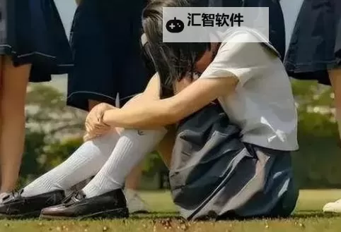 云南14学生真实初次破初视频：青涩青春的难忘瞬间图1
