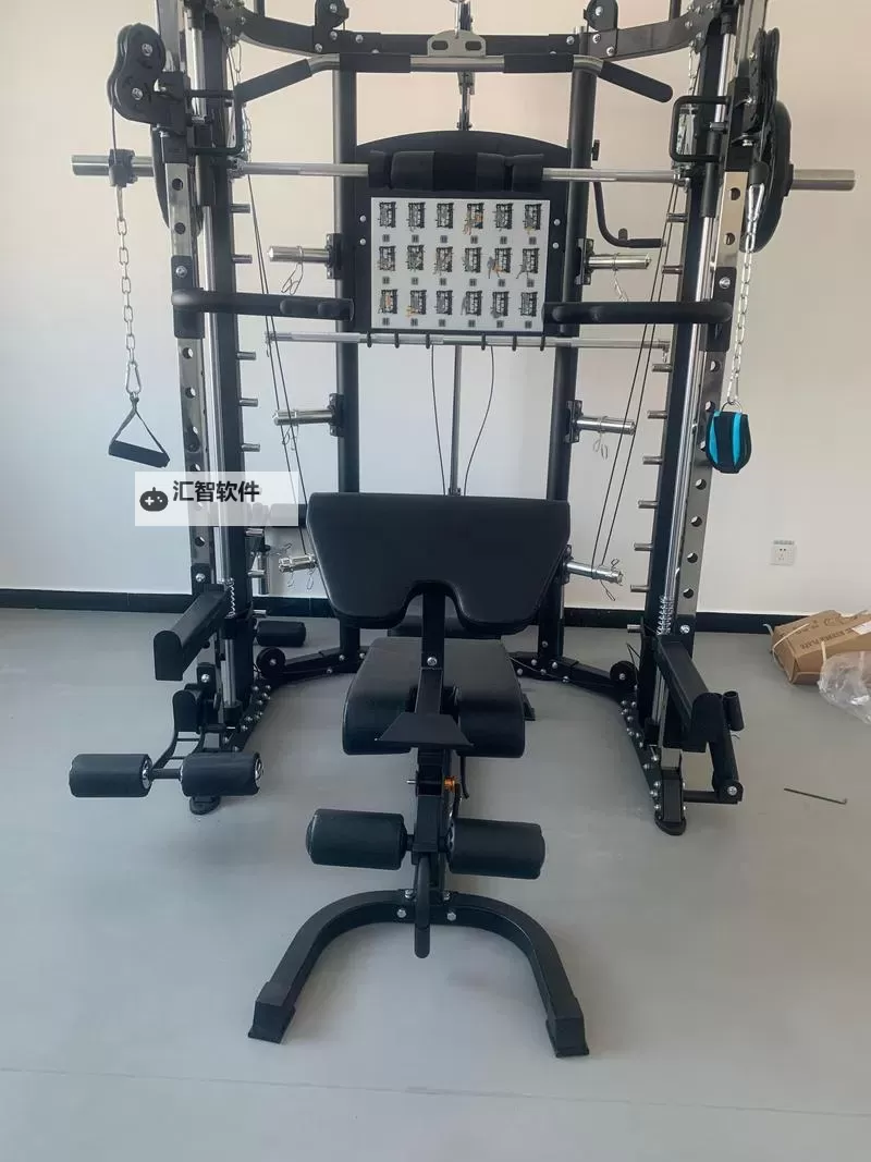 开启新篇章：在健身器材上做了起来的坚持与突破图1