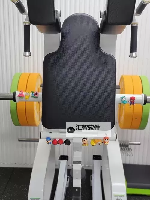 在健身器材上C：提升锻炼效率的关键技巧图1