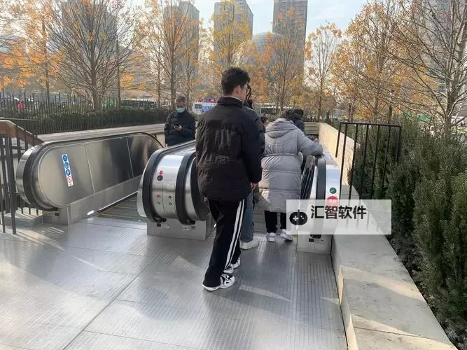 坐地铁车被陌生人高C怎么办？实用应对技巧全解析图1