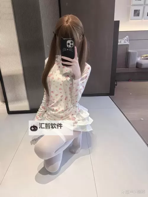 白丝双马尾输出番号：完美萌系少女的唯美组合图1