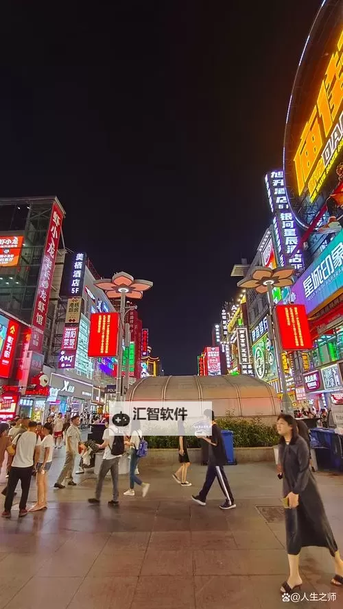 震撼街头门：都市最炫的涂鸦艺术巡礼图1