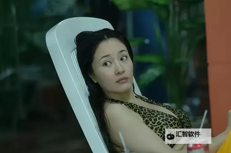 缘分的天空撕衣服：爱情与命运交织的瞬间图1