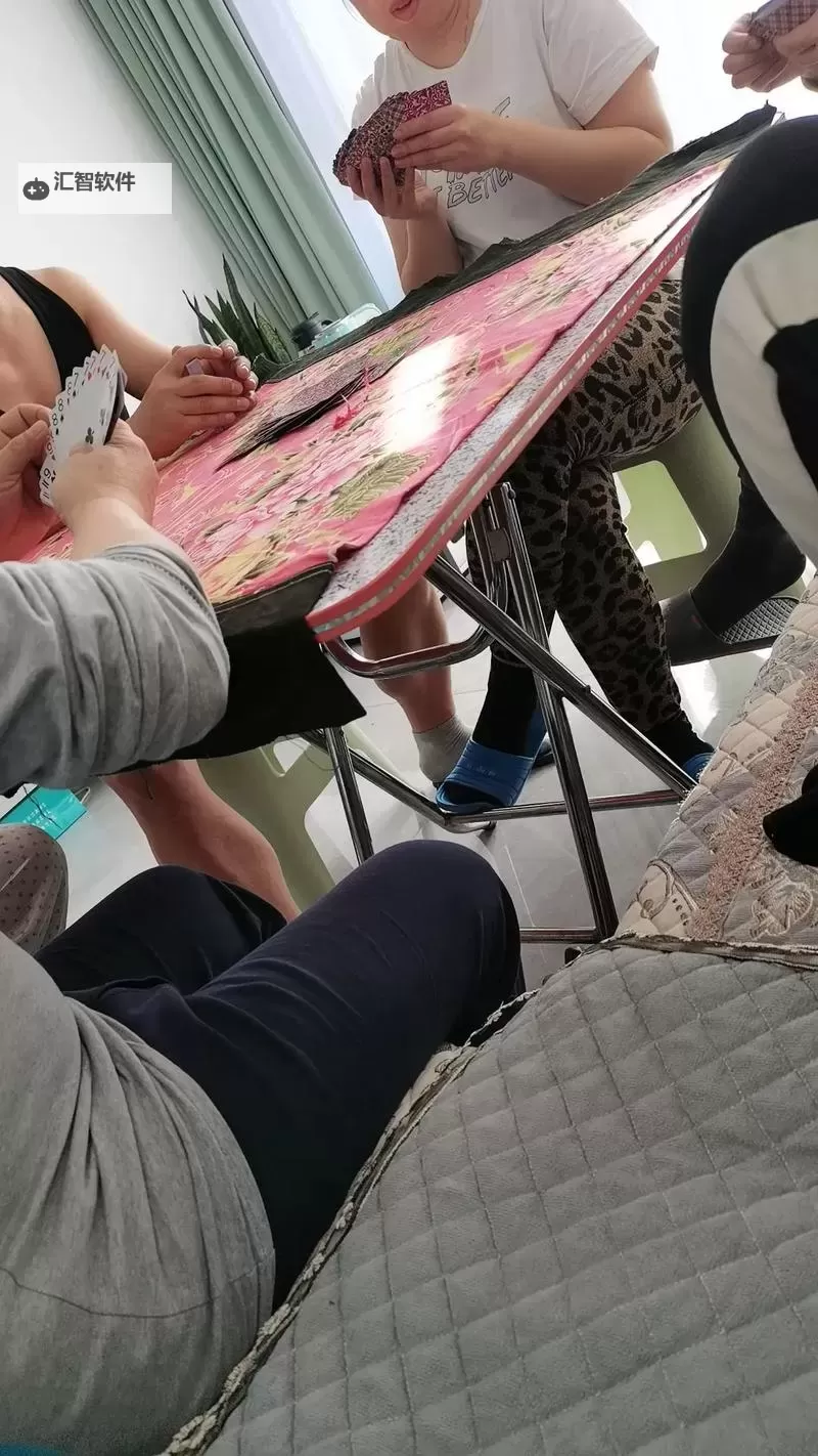 精彩合集：做运动打扑克真人视频，展现真实生活的精彩瞬间图1