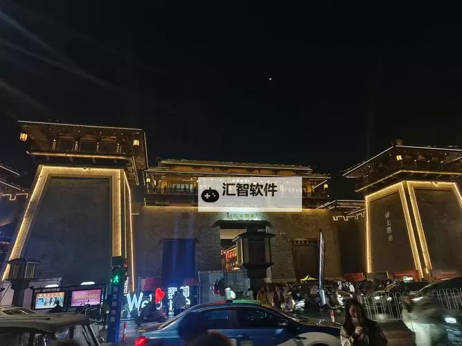 探索魅力无限：百性阁新不夜城的夜色盛宴图1