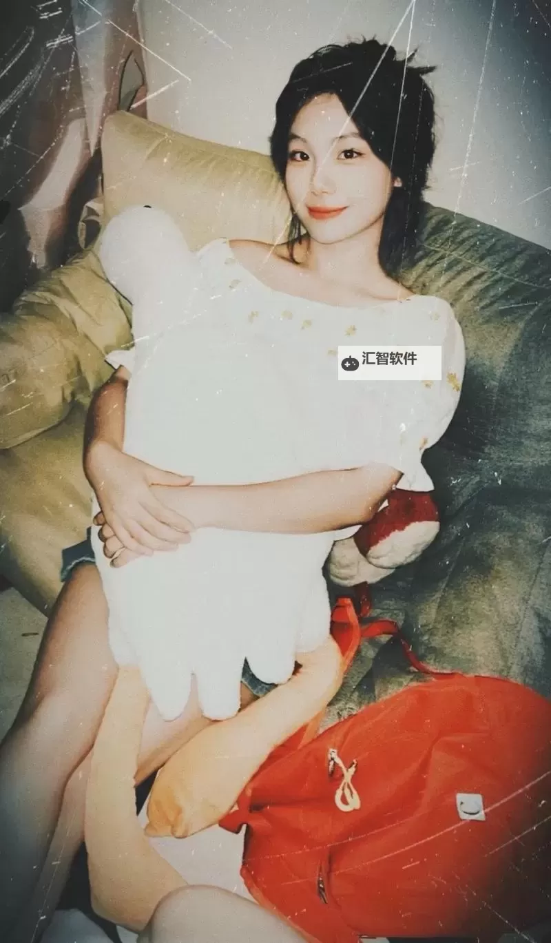 有比我更漂亮的人吗：探索自我认知与美丽的真谛图1