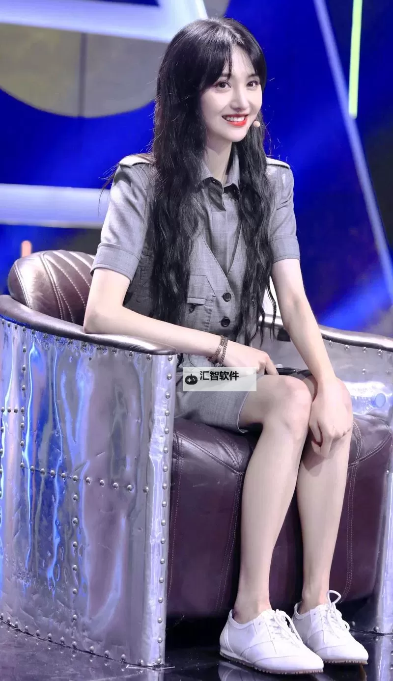 郑爽竹竿腿抢镜：时尚大片曝光，瞬间引发全网热议图1