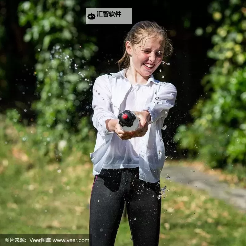 午夜街角的喷水wwwllllllllllllll:记忆在水雾中回响图1